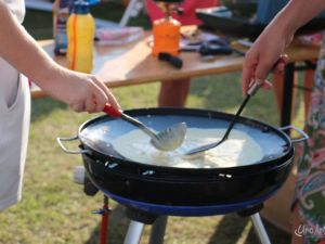 UA250719 Italie pannenkoeken bakken 02.JPG